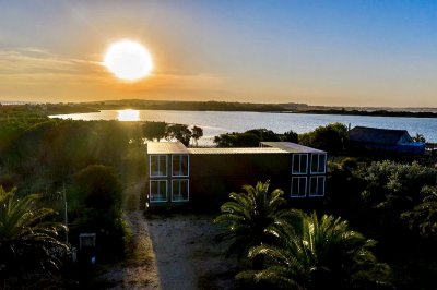 Espectacular casa en la Laguna de José Ignacio. Santa Monica