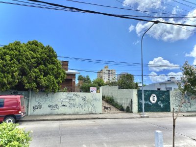  Casa con terreno - Centro Maldonado