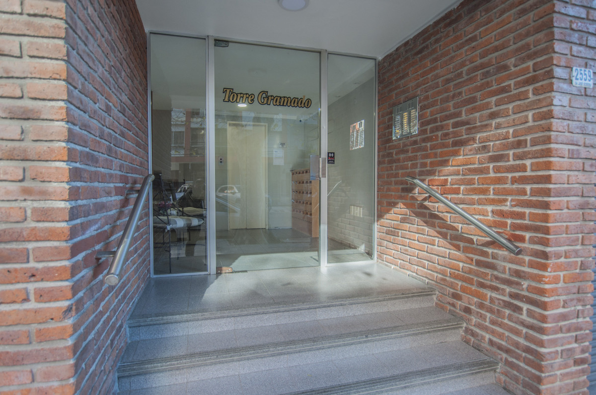 Apto 1 Dorm. Punta Carretas - Garaje, Muy Luminoso