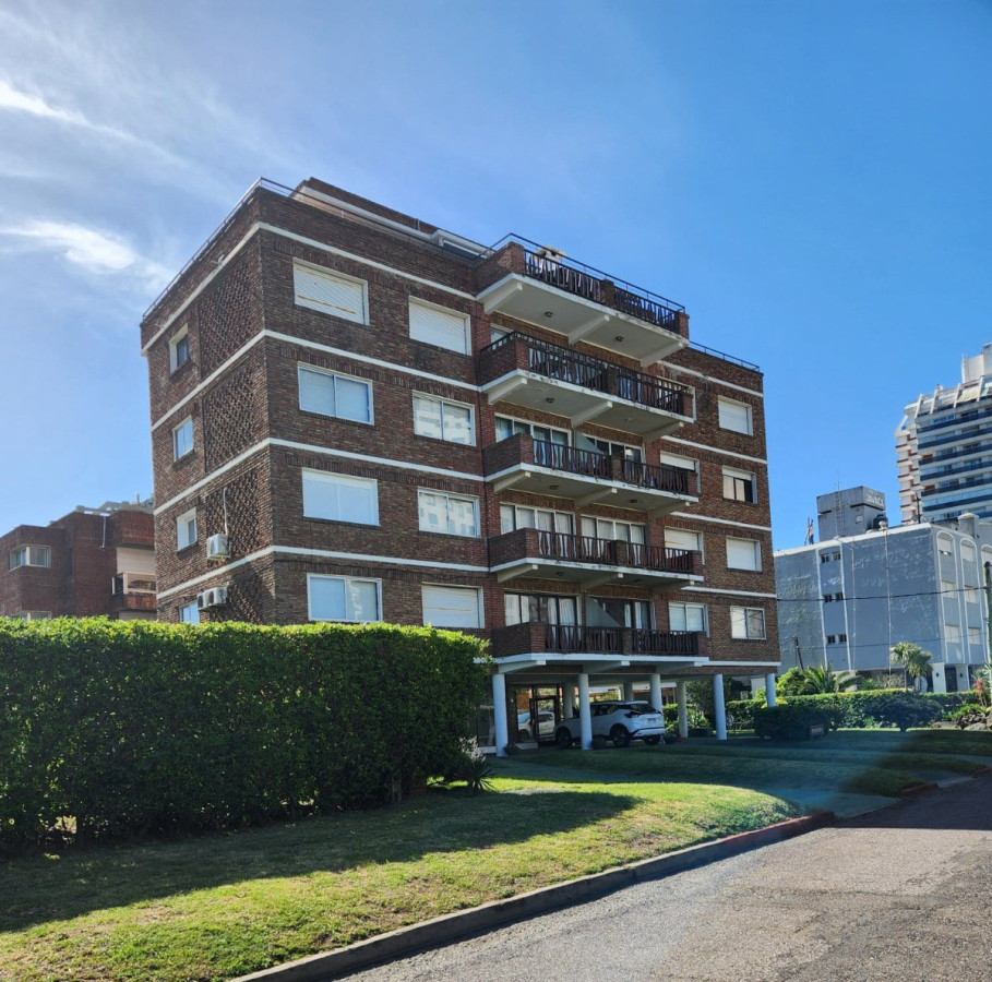 Apto 1 Dorm. Playa Brava P.3 - A Metros Rambla, Portería 24hs