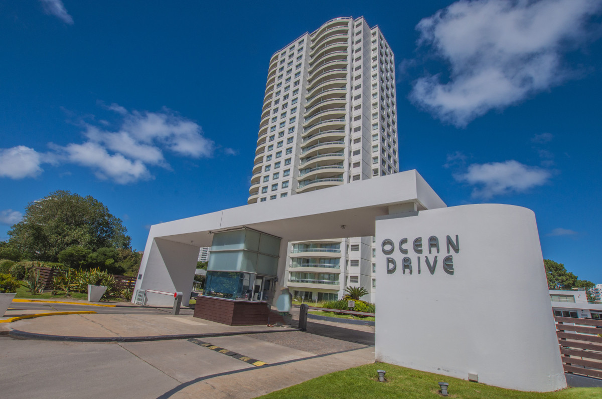 Venta Ocean Drive: Lujo, Bajos Gastos Comunes Y Baja Contribución