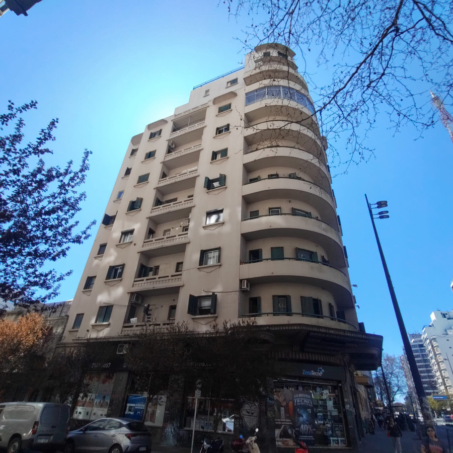 Apartamento 3 Dormitorios - Esquina 18 de Julio, Céntrico, Amplio