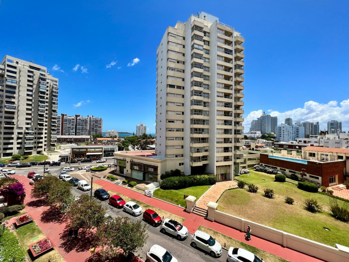 Oportunidad única: En venta apartamento amueblado en Islamar, Ideal para Familias o Inversión