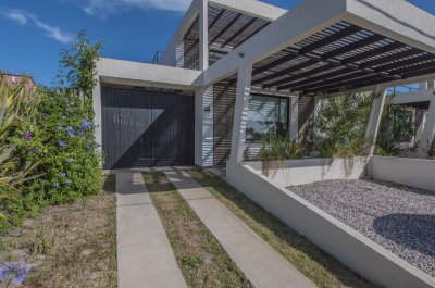 Casa PH de tres dormitorios y piscina en venta San Francisco 