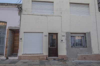 Casa 2 Dormitorios Alquiler - Excelente Ubicación en Minas