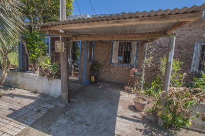 Propiedad de dos dormitorios a la venta en Minas. 