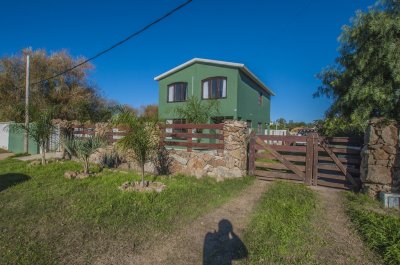 Oportunidad de Venta: Casa en El Tesoro con Amplio Terreno y Excelente Ubicación
