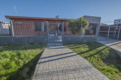 Casa a la Venta en Portal de las Sierras - Frente Cerrado y Más de 300 m²