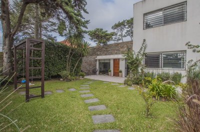 En venta increible PH de 3 dormitorios y 2 baños en Pinares, Maldonado