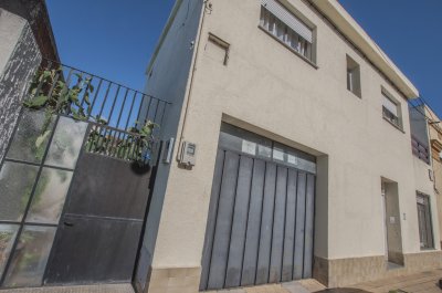 Propiedad en Minas Apta para Banco - 4 Dormitorios, 3 Baños y Parrillero