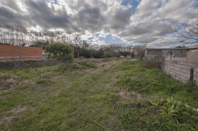 Venta de Terreno en Barrio Lavalleja - 636 m² con 15 Metros de Frente