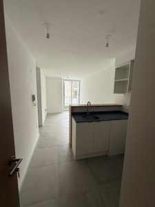 ALQUILER APARTAMENTO AL CONTRAFRENTE  DE UN DORMITORIO CON BALCÓN EN CENTRO