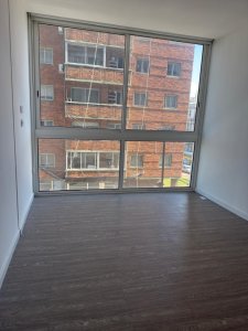 ALQUILER MONOAMBIENTE AL CONTRA FRENTE EN CENTRO 