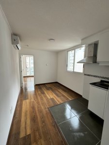 ALQUILER UN DORMITORIO AL CONTRA FRENTE CON BALCÓN Y GARAGE EN PUNTA CARRETAS 