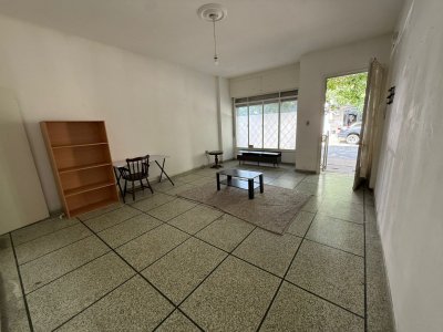 ALQUILER  APARTAMENTO TIPO CASITA CON PATIO , TODO INDEPENDIENTE EN TRES CRUCES 