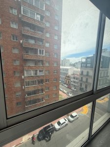 ALQUILER MONOAMBIENTE AL LATERAL EN CENTRO 