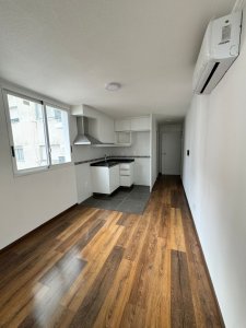 AQLUILER UN DORMITORIO  CON BALCÓN AL CONTRA FRENTE EN PUNTA CARRETAS