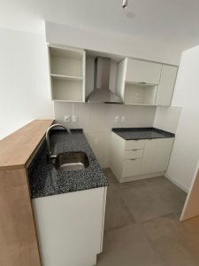 ALQUILER APARTAMENTO AL CONTRAFRENTE  DE UN DORMITORIO CON BALCÓN EN CENTRO