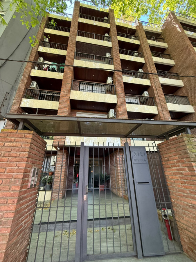 VENTA MONOAMBIENTE AL FRENTE CON BALCÓN EN POCITOS 