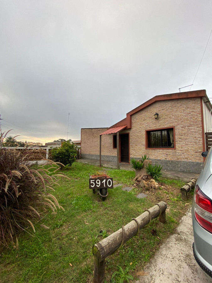 (Ref 4.159) Se vende casa en Colón 