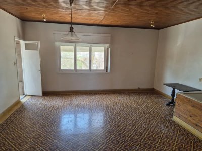 (Ref 4.295) Se alquila casa de 2 dormitorios en Brazo Oriental 
