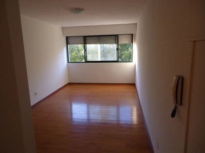 (Ref 4.253) Se alquila monoambiente en el Centro 