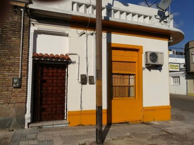 (Ref: 2.579) Se alquila amplia casa en la Unión