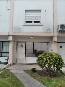 (Ref: 2.525) Se alquila casa de 2 dormitorios en La Blanqueada