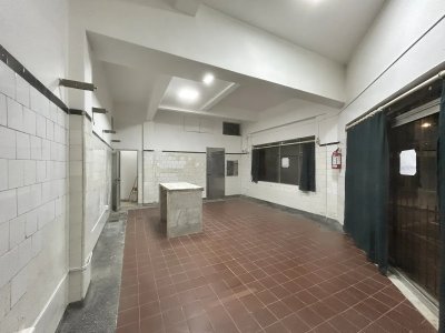 Ref. 5038 Local Ciudad Vieja a una cuadra de la Rambla 