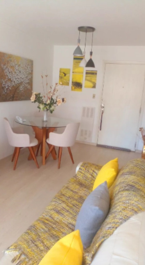 1 DORMITORIO con balcón en Punta del Este (Gorlero)