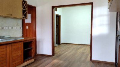 Oportunidad!! ALQUILER ANUAL - Amplia Casa de 2 Dormitorios - Barrio Rivera