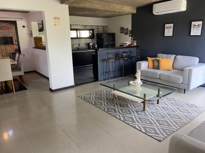 Se vende hermosa casa en Lausana + apartamento de 1 dormitorio