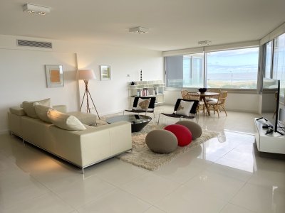 Espectacular departamento de 3 suites y dependencia en Tiburon 3, Playa Brava, Punta del Este