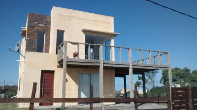 Se Vende casa de 4 dormitorios en Balneario Buenos Aires