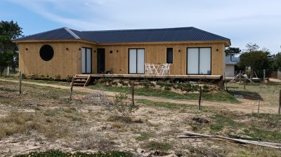 Acogedora casa de 2 dormitorios a estrenar en Arenas de Jose Ignacio