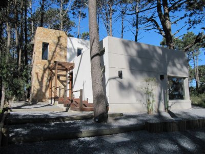 Moderna casa en venta de 3 dormitorios en Montoya, La Barra