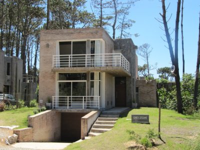 Casa en Montoya de 3 dormitorios en suite y servicio, La Barra