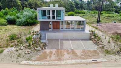 Casa en venta a estrenar en Reserva Montoya 4 dormitorios
