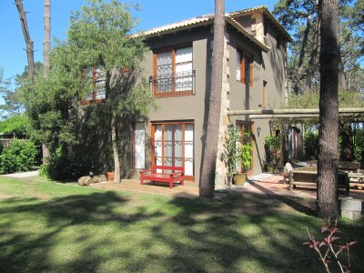 Gran casa en venta en Montoya