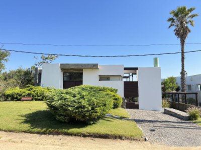 Espectacular casa en Altos de Punta Piedra
