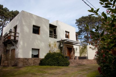 Gran casa de 5 dormitorios en Montoya