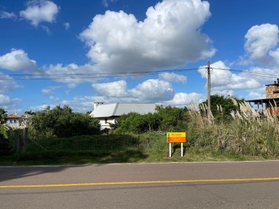 Se vende amplio terreno con vista al mar El Chorro