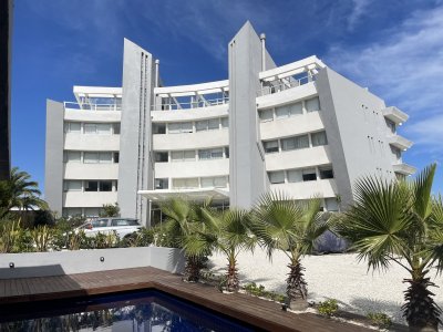 Departamento de 1 dormitorio en Manantiales, a 2 cuadras de playa Bikini