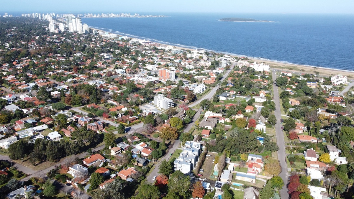 Departamento de 2 dormitorios y 2 baños, Mansa, Punta del Este