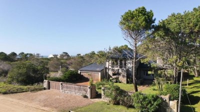 CASA EN VENTA EN ARENAS DE JOSE IGNACIO