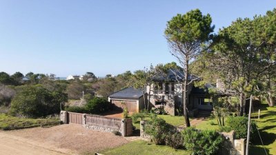 CASA EN VENTA EN ARENAS DE JOSE IGNACIO