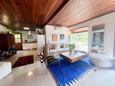 Alquiler temporada en Manantiales a metros del mar.