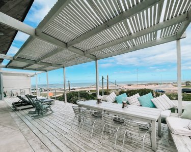 CASA FRENTE AL MAR EN EL CHORRO EN VENTA