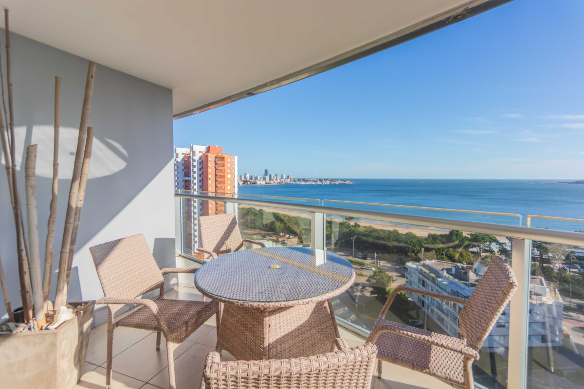 Imagen de Playa Mansa | Planta Esquinera de Categoría con Vistas a Isla Gorriti y el Puerto