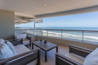Departamento en venta de 3 suites frente al mar 
